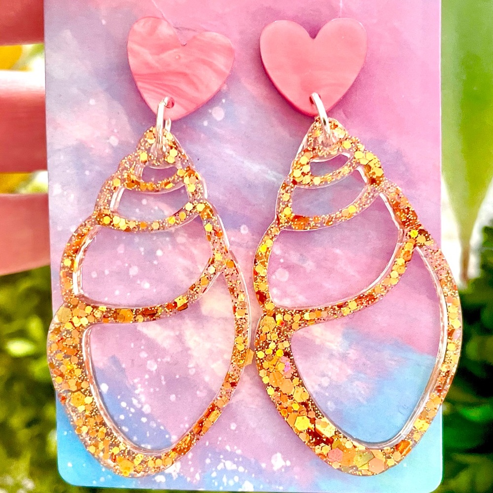 Acrylic Seashell Dangle Earrings